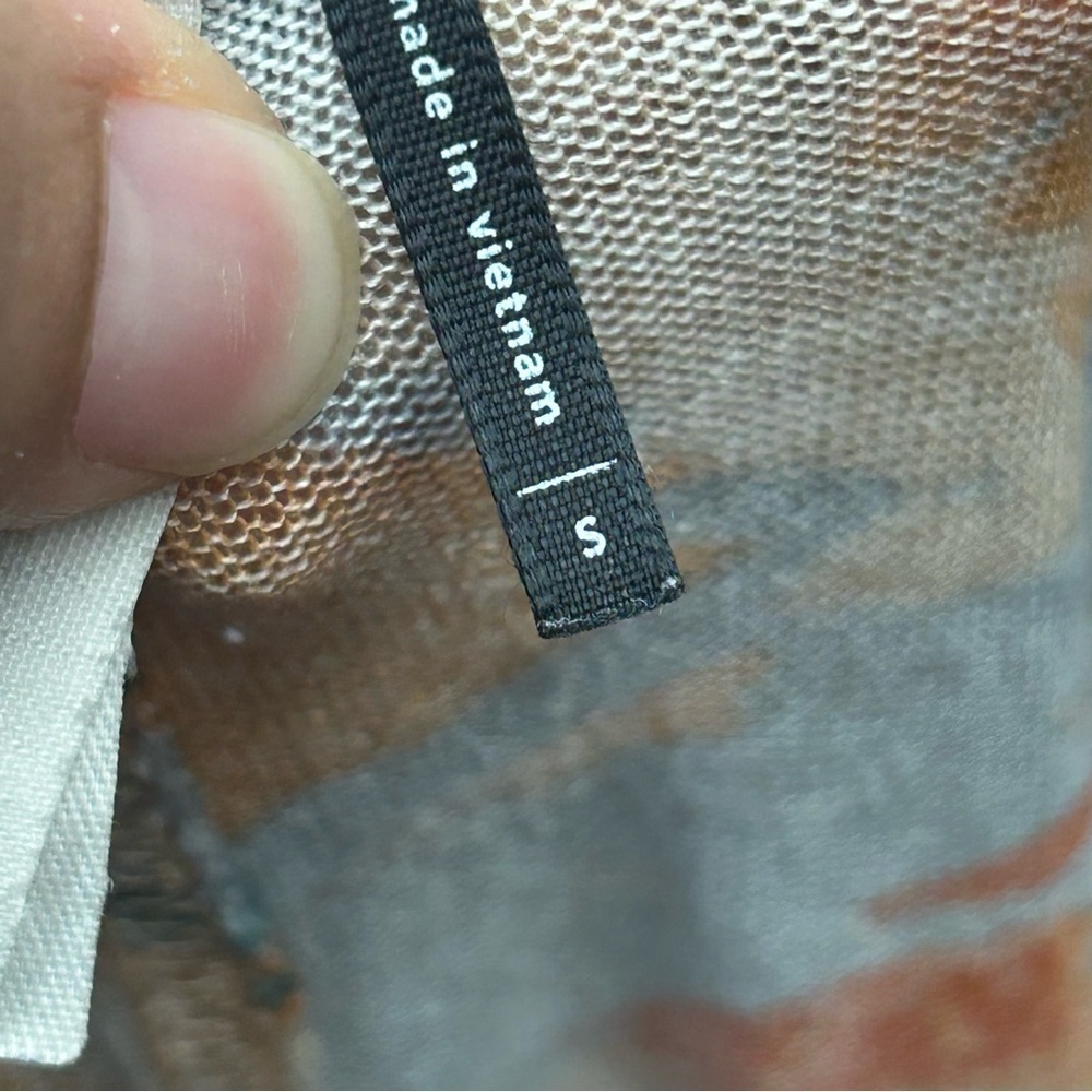 Akemi + Kin Anthropologie Camo oversized top - Picture 4 of 8